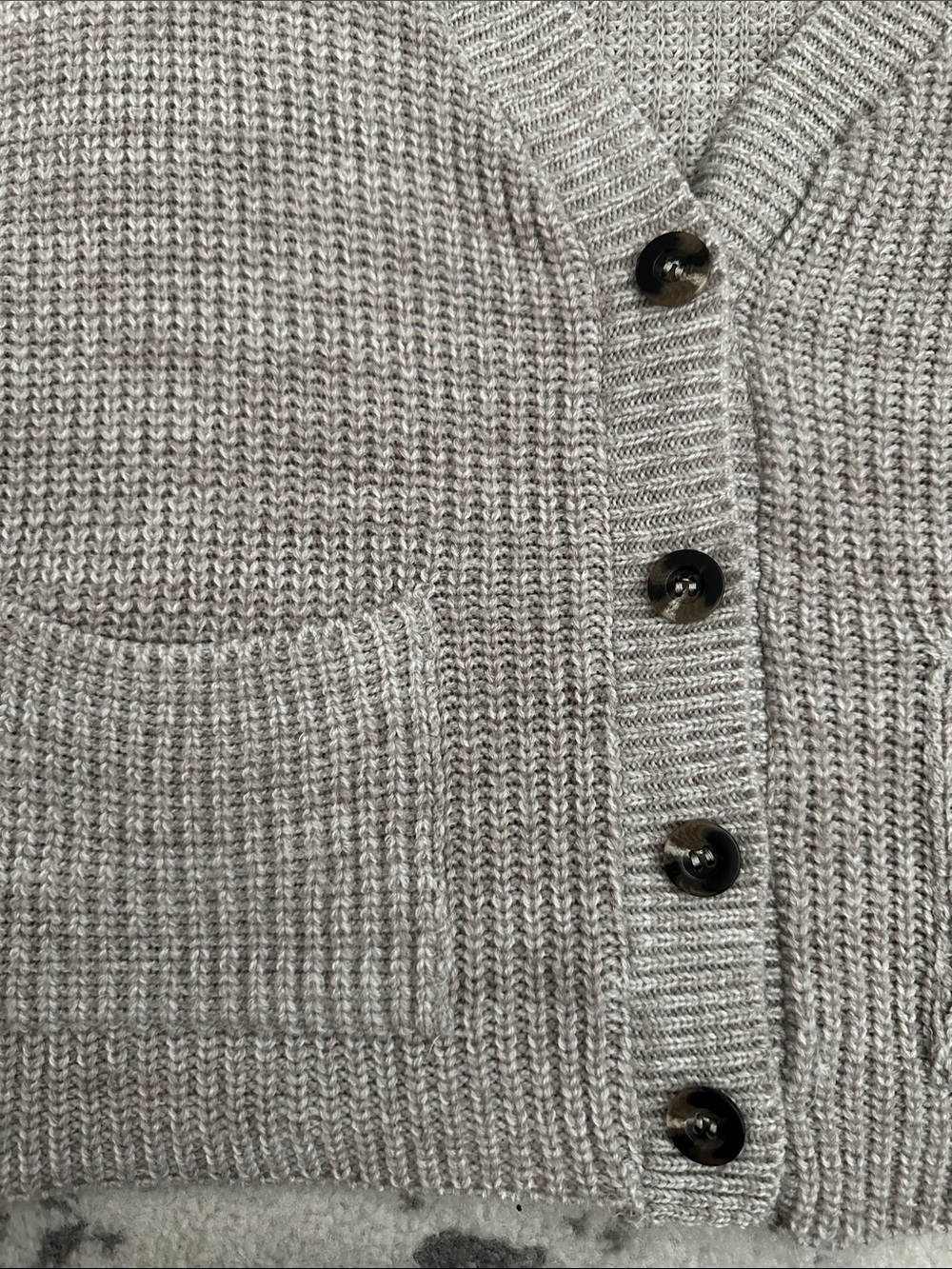 Sky and Sparrow Gray Cropped V-Neck Button Cardigan - Picture 3 of 3